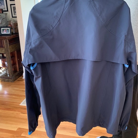 Vineyard vines men’s raincoat windbreaker - Picture 2 of 4